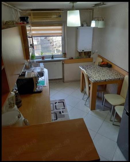 Decomandat cu 2 bai si 3 balcoane linga Piata Verde