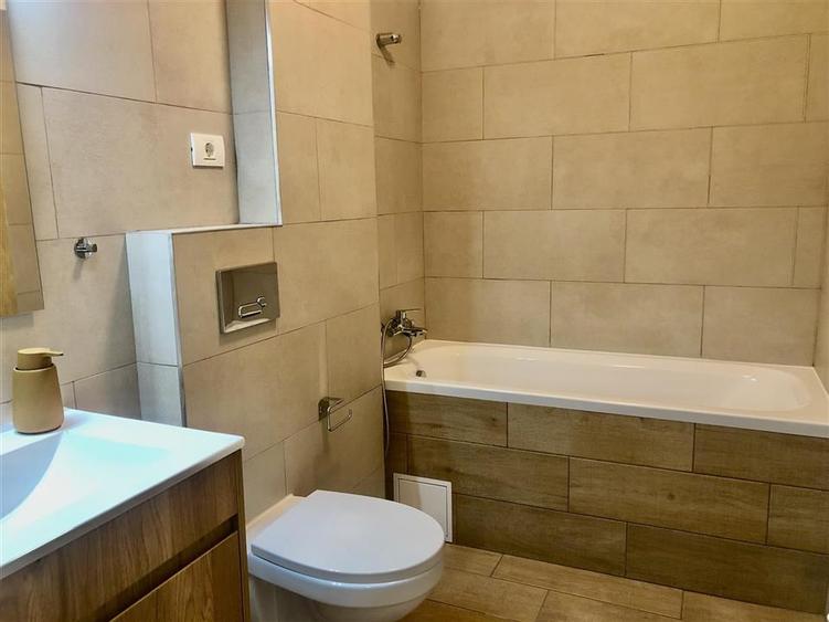 Garsoniera superba cu balcon si parcare totul nou Coresi