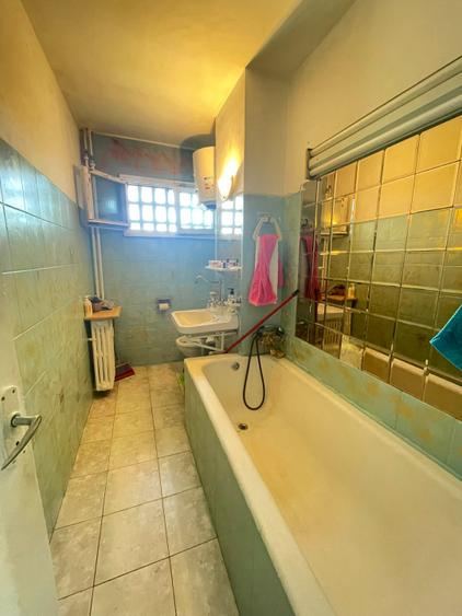 Apartament 2 camere-Cantemir-Podu Ros-etaj intermediar