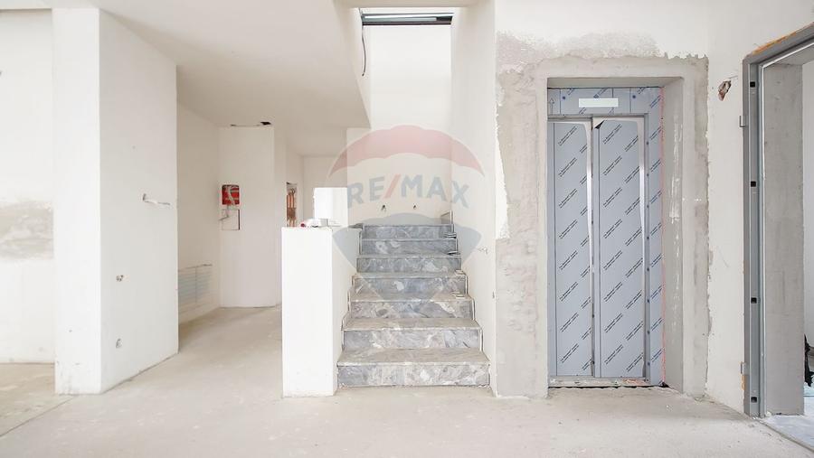 Penthouse de lux cu rooftop și lift privat I Elegant House Brașov