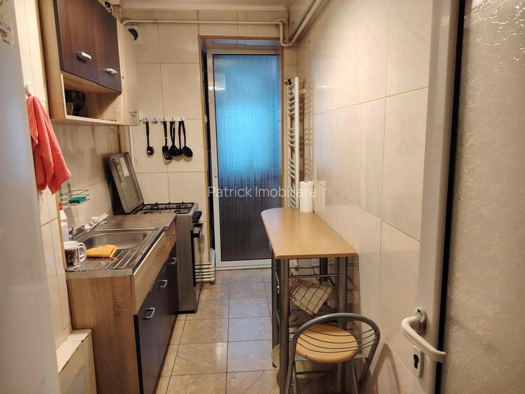 Inchiriez apartament 2 camere Micro21.