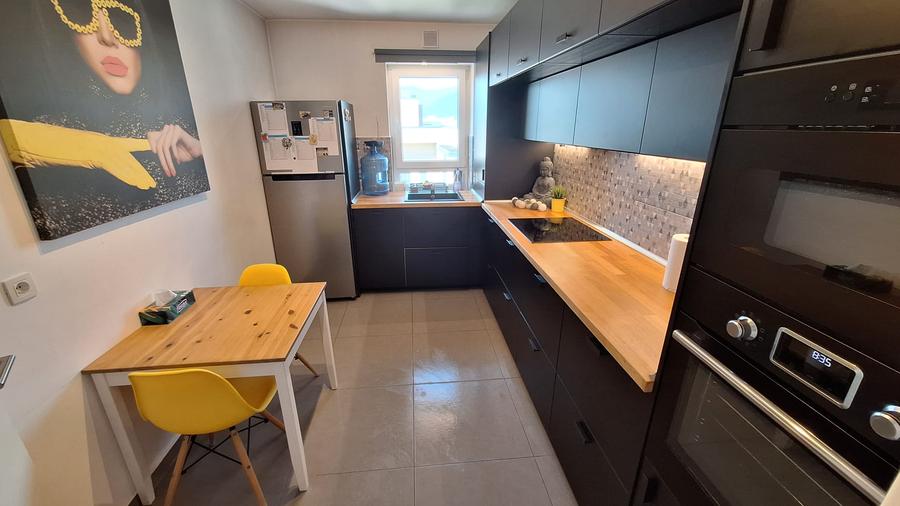 Apartament 3 camere, Kasper