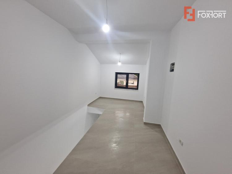 Duplex de vanzare, 4 camere, Mosnita Veche