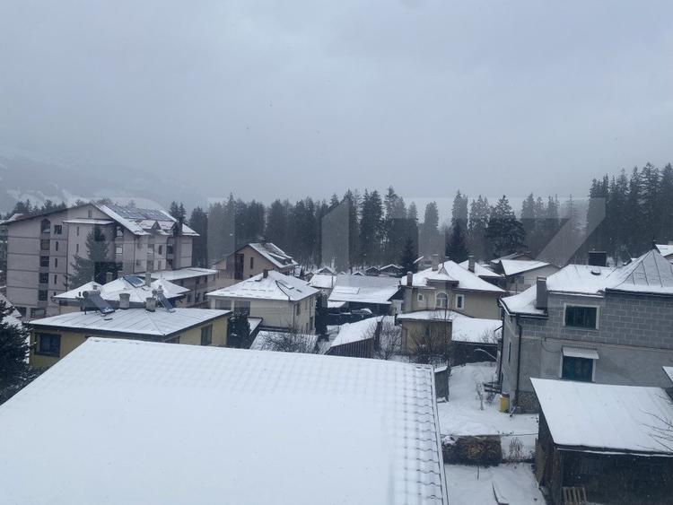 Pensiune la roșu de vanzare, 18 camere, 726 mp, zona Vatra Dornei