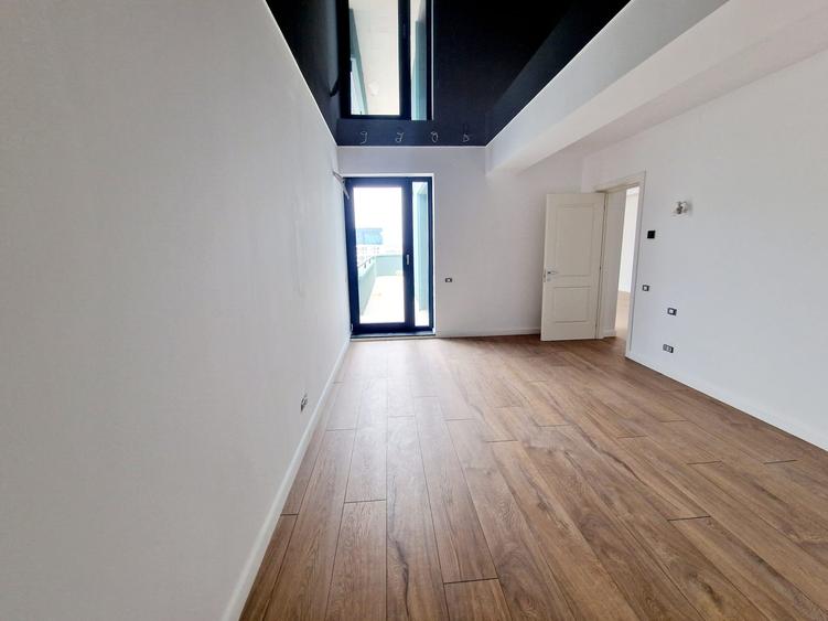 Penthouse cu 4 camere, 416mp inclus terasa , la 200 m de rond Pipera