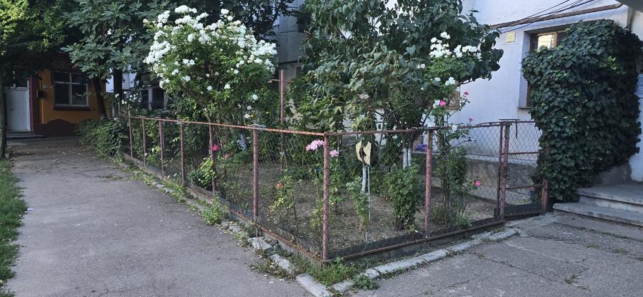 Se vende apartament de două camere