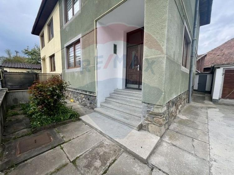 Casă cu 3 camere de vânzare Calea Dumbravii
