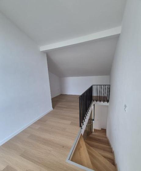CASA/VILA de inchiriat PARCUL CAROL. PRIMA INCHIRIERE, S+P+2e+3r, 280 mp