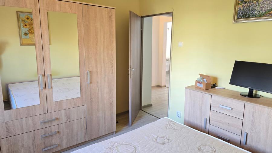 Inchiriez apartament 4 camere decomandat in Deva zona Liliacului, etaj 2,