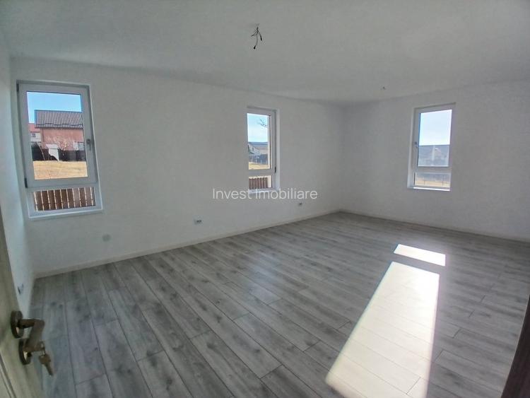 Vila D+P+1E, 270mp utili pretabila si ca spatiu zona Valea Lupului - 10