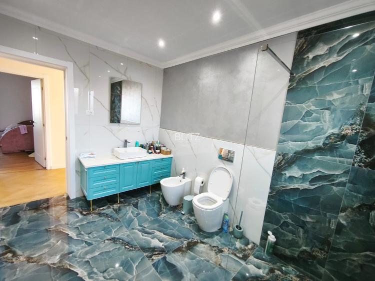 Casa individuala 195mp+1200mp teren, zona Volovat, Radauti