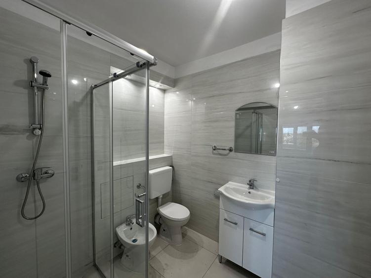 Apartament complet renovat cu 4 camere