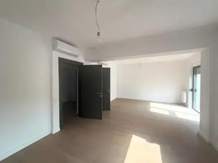 Casa 4 Camere Voluntari Mutare Imediata 2 locuri parcare Merita Vazut