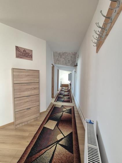 Apartament la casa, 4 camere in Schei