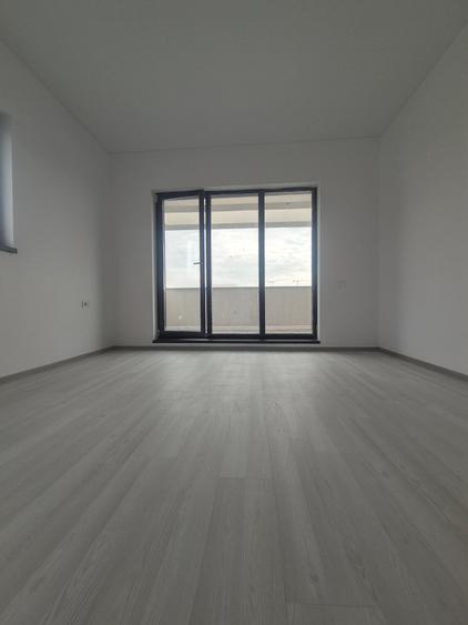 Casa 5 Camere, Curte, Loc de Parcare,Terasa Circulabila