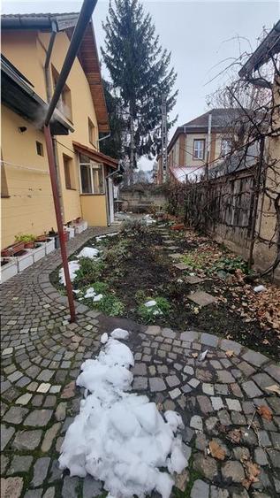 Casa de 5 camere , zona Brasovul Vechi