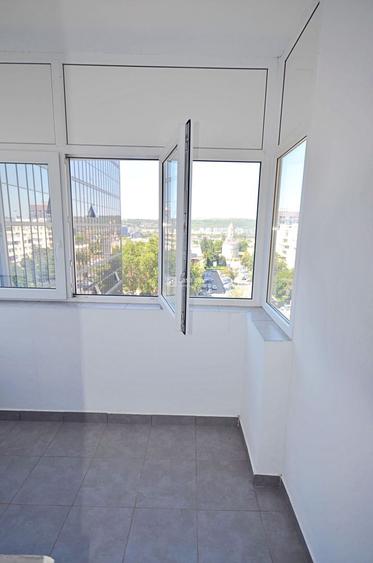 Centru Civic, 2 camere cu vedere superba asupra zonei, 2 balcoane
