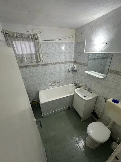 Apartament cu 3 camere de vanzare