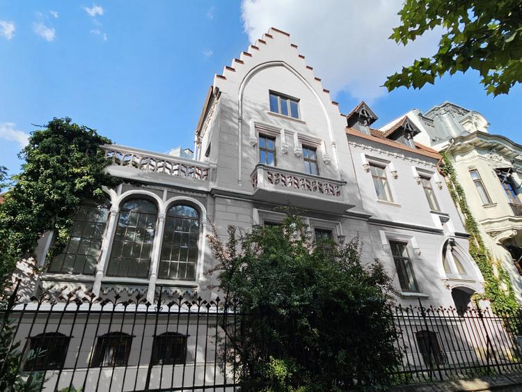 Villa – Neo-Gothic Elegance in the Heart of Bucharest_Victoriei Square