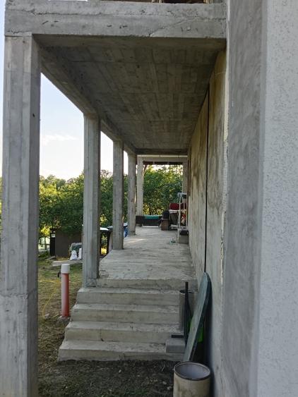 Casa noua cu teren de 3278mp Glodeni Vale-Pucioasa