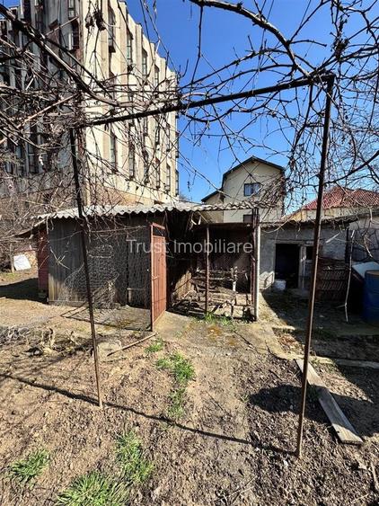 Casa de vanzare l 1040 MP Curte l Front 35 MP l Grigorescu