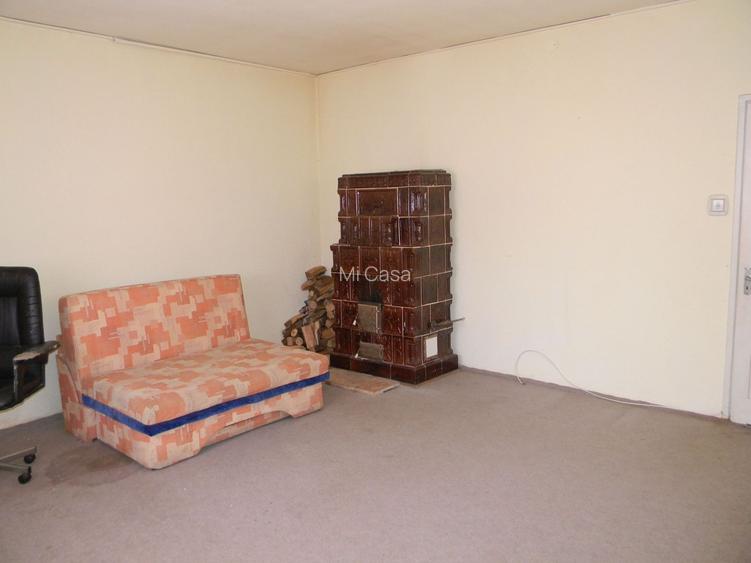 Proprietate cu 2 hale si casa la inchiriat,teren 1350mp - 23