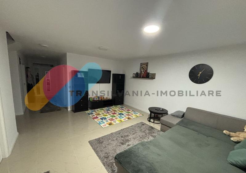 Casă finisata si mobilata, teren 500 mp-Campenesti