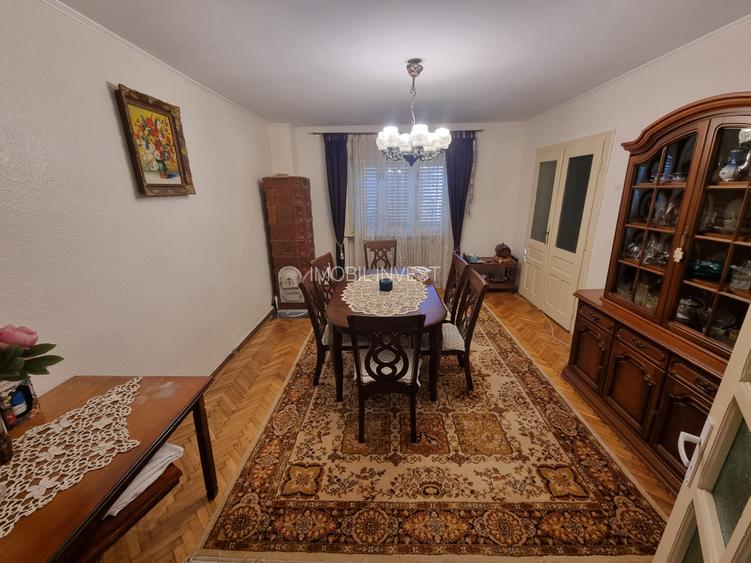Casă individuală de vânzare – 238 mp, zonă centrală, 7 camere, garaj - 8