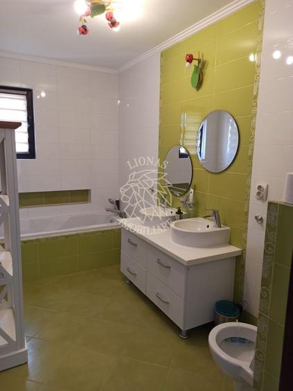 Casa 6 camere 220 mp-teren 1200 mp-curte amenajata-garaj-La Soare