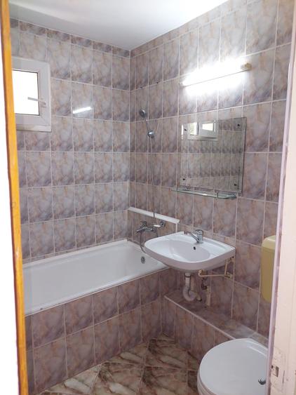 Baba Novac- rond, apartament 3 camere, 70 mp totali, bloc din 1987- reabilitat,