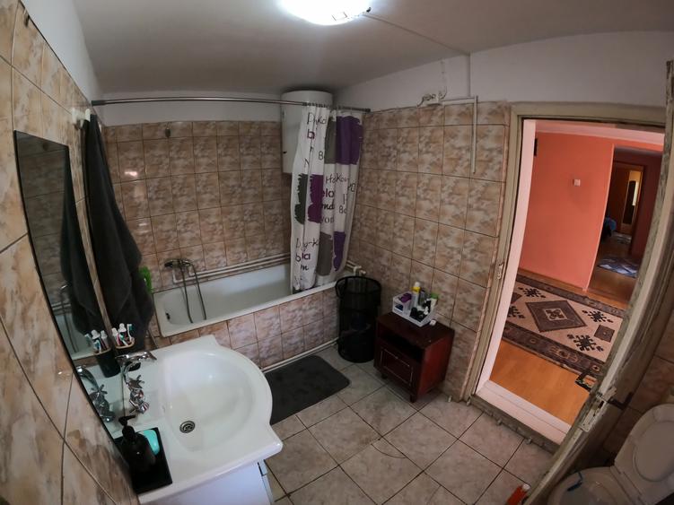 Casă de vânzare în Slobozia, Giurgiu | 1.143 mp teren  5 camere  Curte generoasa