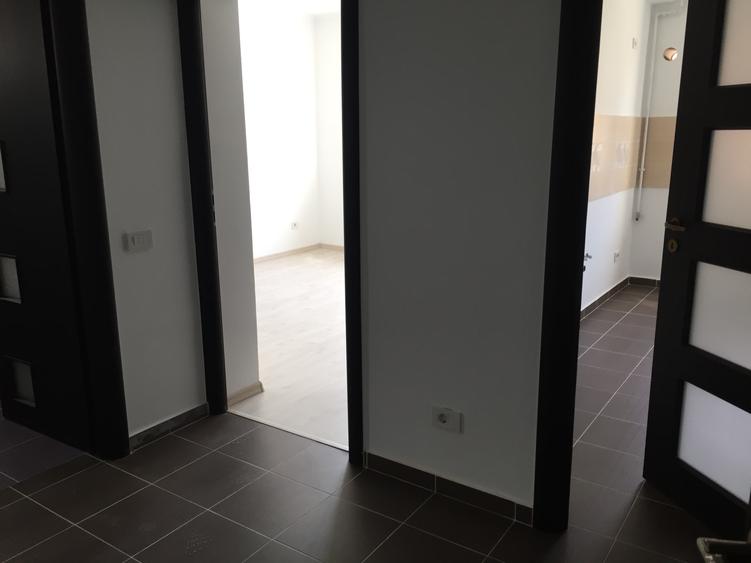 Apartament decomandat 2 cam LA CHEIE!