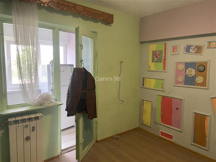 Apartament 2 camere ,etaj 1 din 4 , 54 mp, zona Inspectoratul Scolar, decomandat - 10