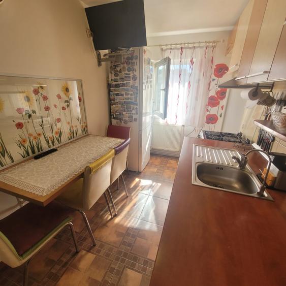 De vanzare apartament cu 4 camere, bld Grivitei