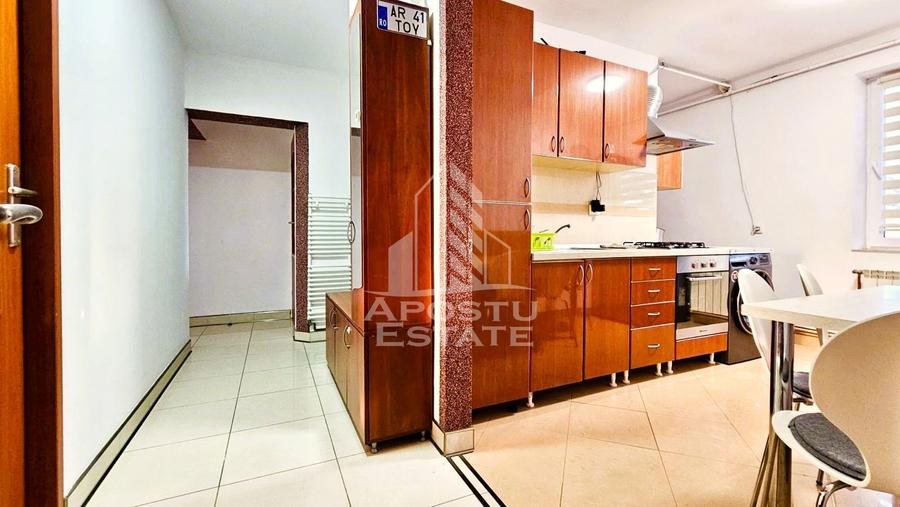 Apartament 4 camere, decomandat 2 bai, 2 balcoane, Central