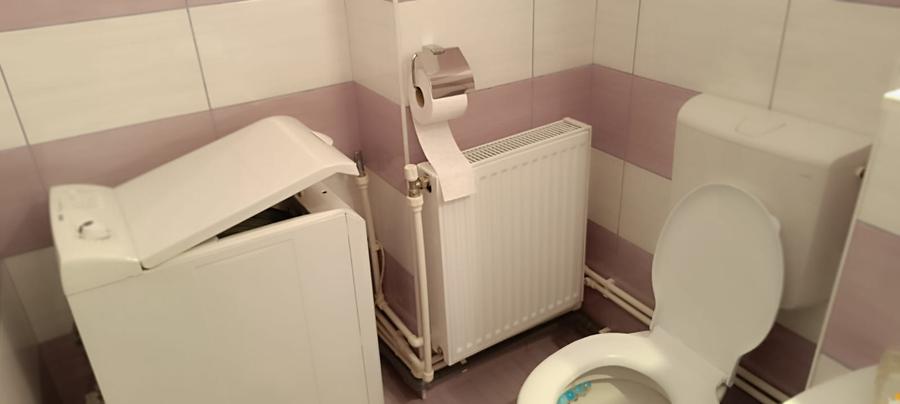 - Apartament 1 camera, zona Calarasi 4, etaj 2.