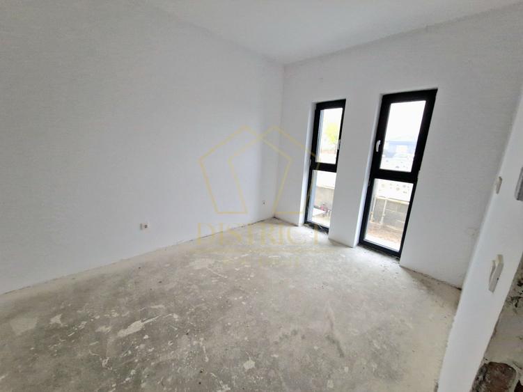 Duplex spatios despartit prin camera tehnica cu 5 camere | Urseni