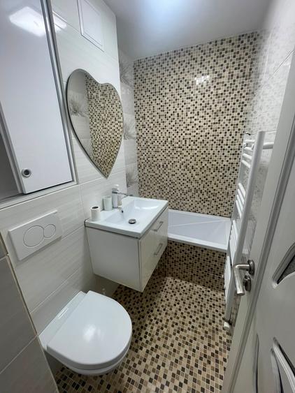 Apartament cu 3 camere, etajul 2/4, zona Mircea cel Batran