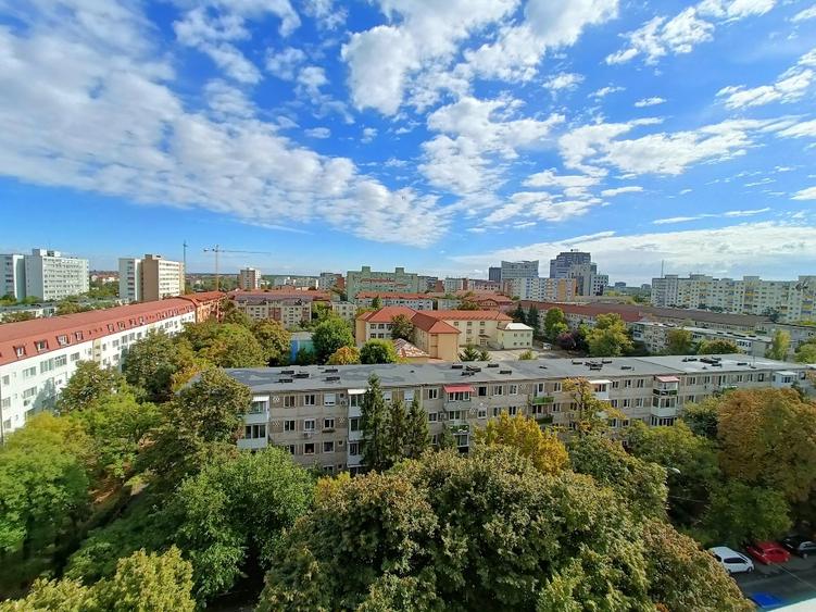 Proprietar, inchiriez apartament 4 camere, 83 mp – Zona Dacia, vedere panoramică