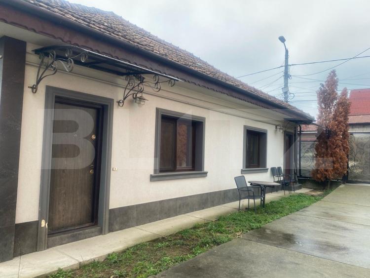 Casa plan parter, situata Central