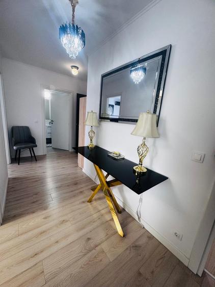 3 Camere Renovate Modern – Spațiu, Luminozitate și Terasă