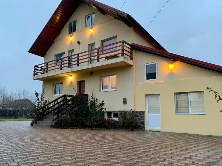 Proprietar – Casă cu 2 corpuri, 1.300 mp teren, Sânpetru Central