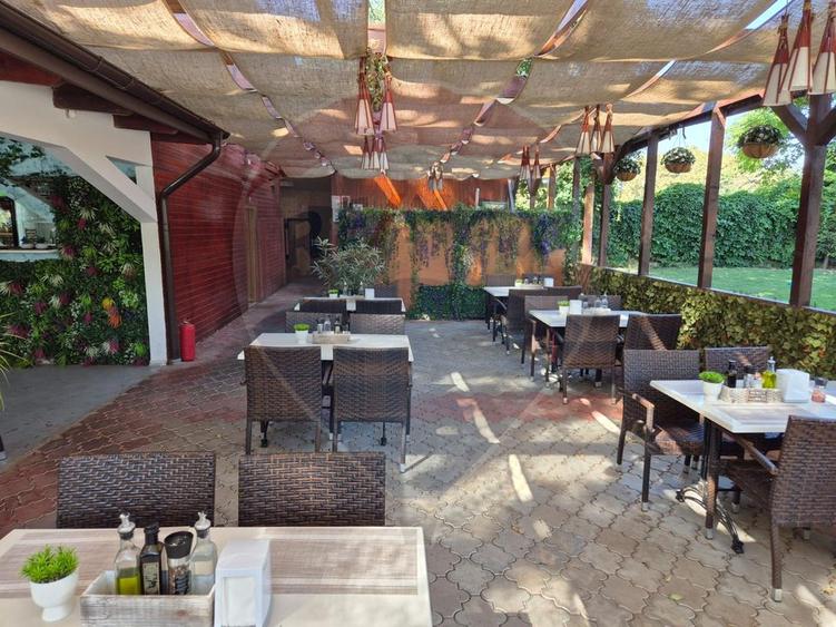 Spatiu comercial restaurant cu terasa de vanzare in Olimp Constanta