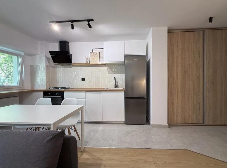 Garsoniera de vanzare Vitan Mall/Timpuri Noi/Nerva Traian renovata complet