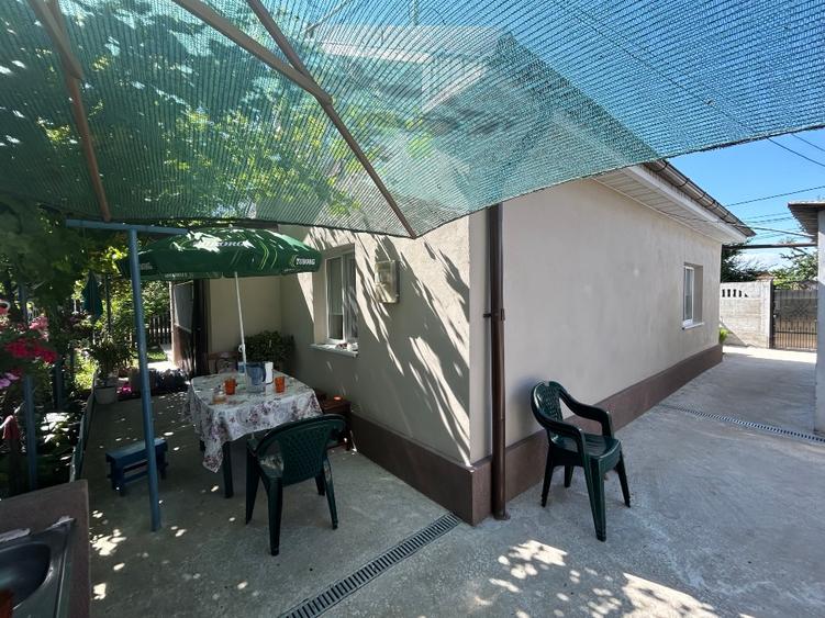 Vand casa la sol 80mp cu teren de 1064mp
