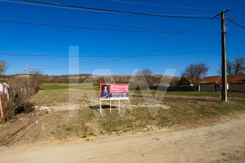 Teren intravilan 1152 mp în Ruși, cu acces la două drumuri și utilități în față - 3