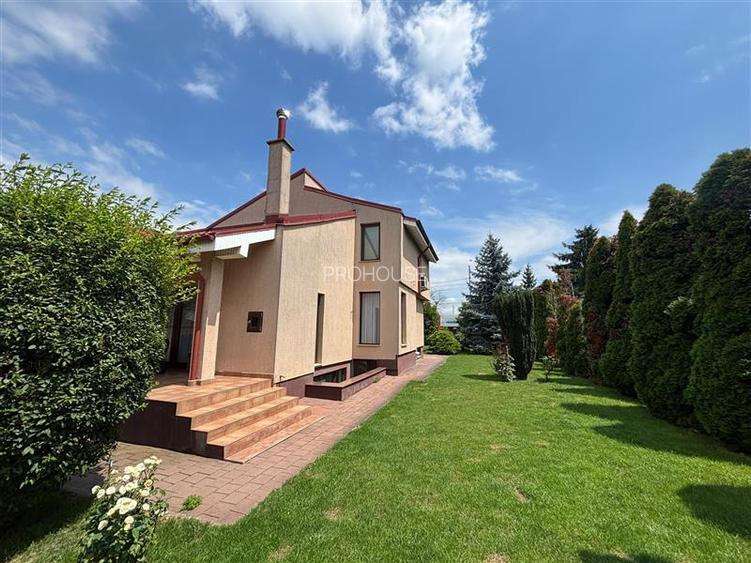 Casa exclusivista - complet mobilata si utilata - la doar 2,7 km de centrul oras - 18