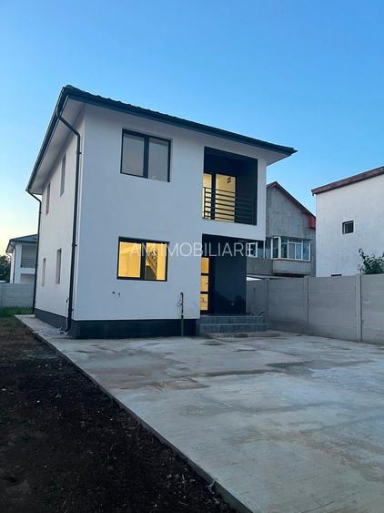 CASA INDIVIDUALA GLINA, INCALZIRE PARDOSEALA, TEREN 325 MP, COMIS 0%