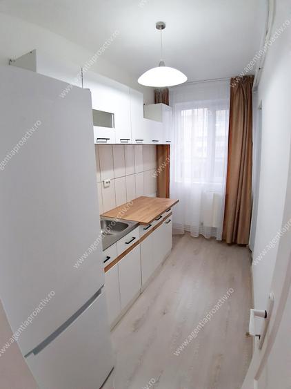 Apartament cu 2 camere, situat la etajul 3, în Mazepa 2 – stradal.