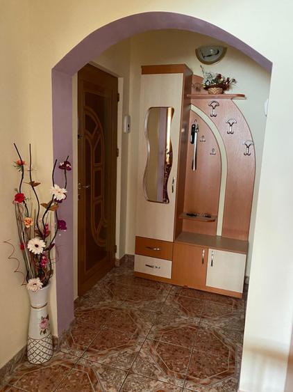 Etaj 1. Apartament 2 camere confort 1 , Progresu, mobilat.